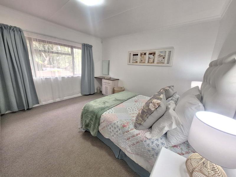 5 Bedroom Property for Sale in Reebok Western Cape